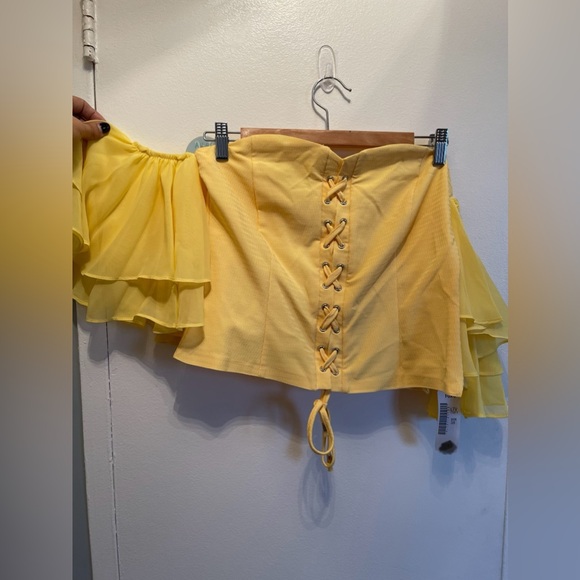 New! Sexy Cropped Yellow Blouse Strapless Womens Top. Size S with Flared Sleeves - Picture 2 of 9